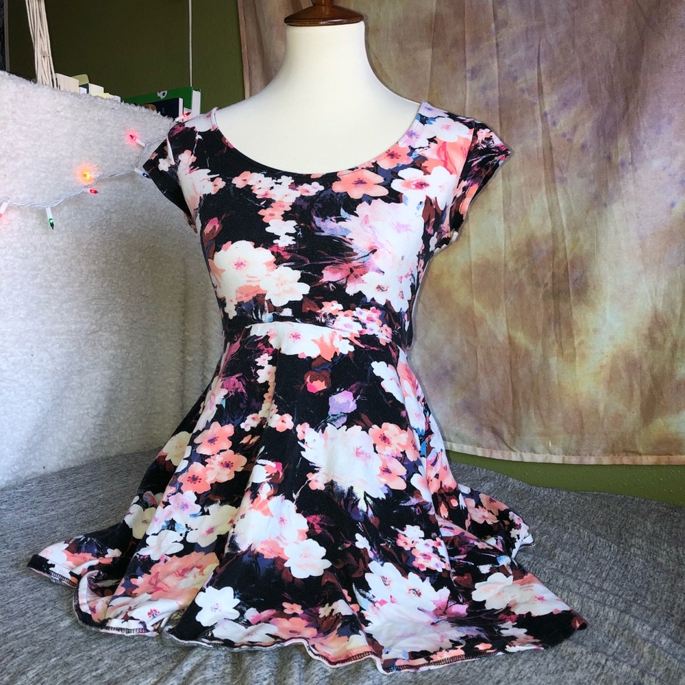 SOLD kimchi blue floral dress